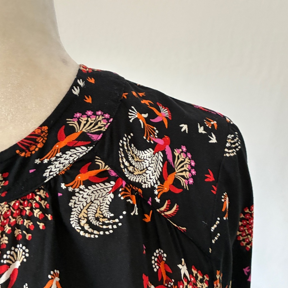 Anthropologie 28 of 52 Conversations Whimsical Bird and Floral Top - Size 6 - Picture 4 of 16